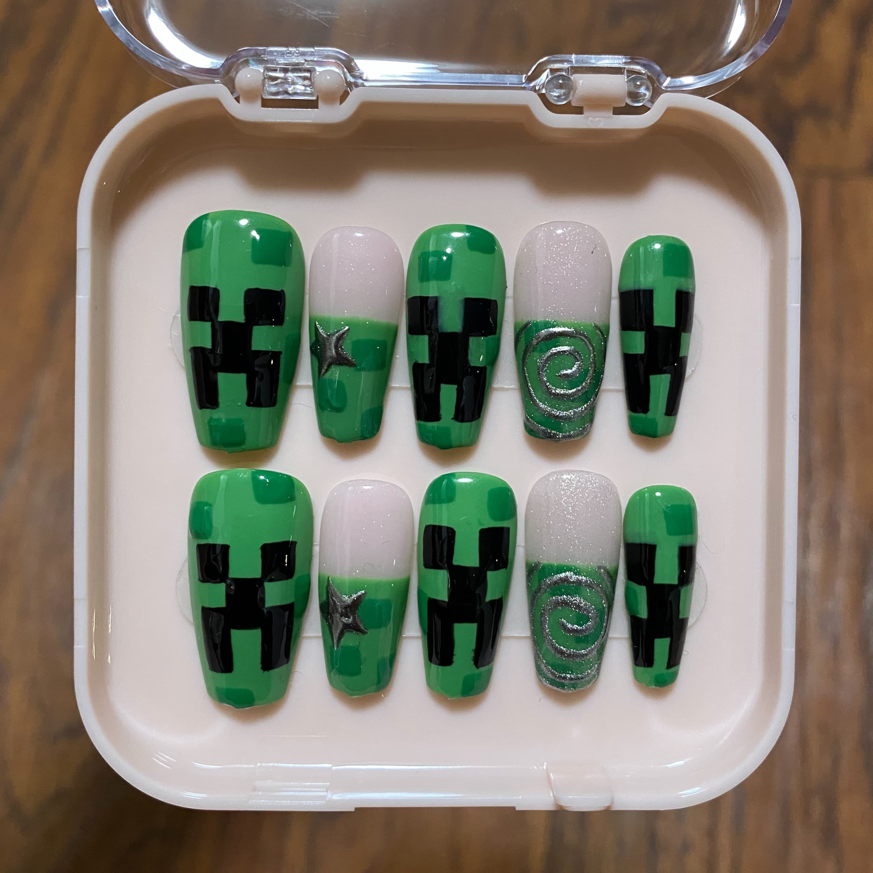 Creeper, a past custom press-on set