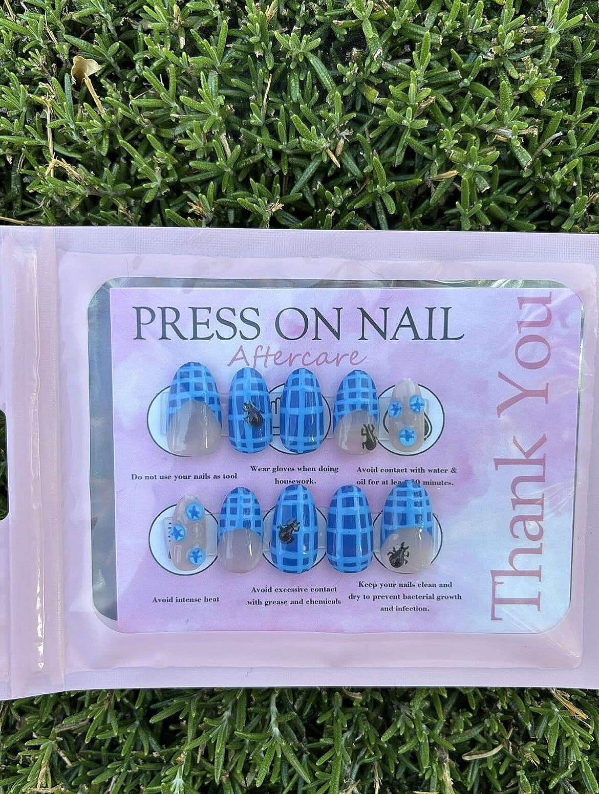Blueberry Muffin press-on nail set