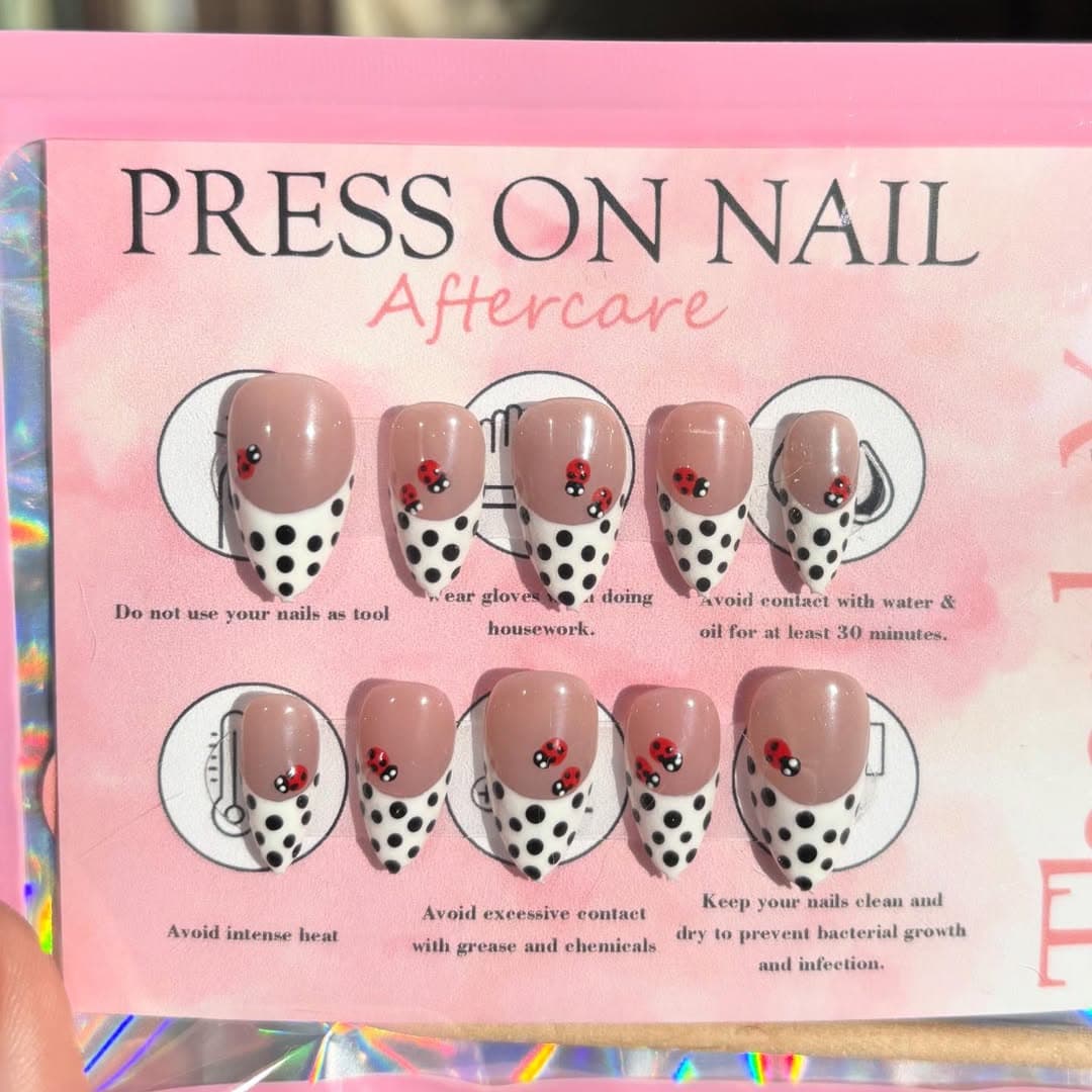 Lady Bug Nails press-on nail set