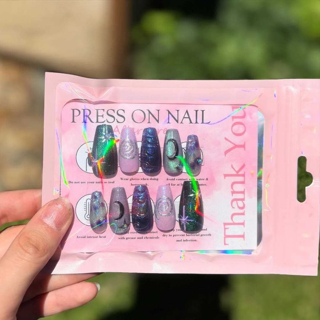 Galaxy Witch press-on nail set
